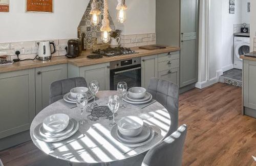 Buckie House | Jock Mcmuffin Cottage