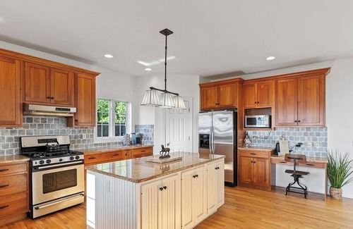 Saratoga Springs House | Jockey Lake House: Spacious Retreat With Game Room Near Race Track