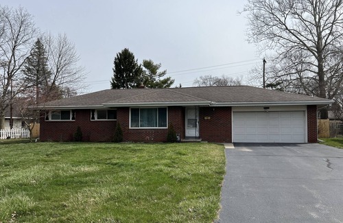Ottawa Hills House | Jodore Gem.Spacious House, Inground Pool near University, Metroparks & Shopping
