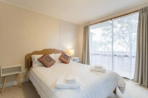 Greenlane - Ellerslie House | Joe & Mary's Cosy homestay room