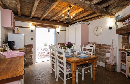 Bridgnorth Cottage | Joe's Cottage - a holiday let that sleeps 6 guests in 3 bedrooms