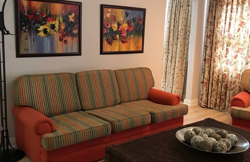 Bedfordview Cottage | Johannesburg, close to International Airport and shops Bedfordview