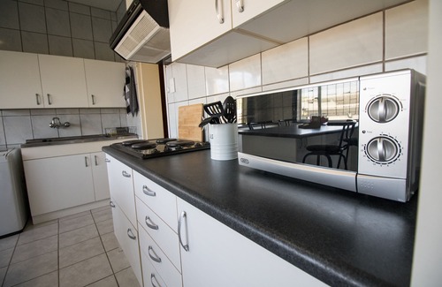 Windhoek Apartment | John-Lou's Luxury Self-catering Apartment