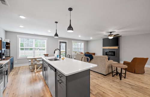 Clarksville House | John's Place 1365 Isaiah Drive