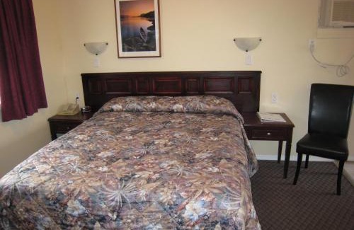 Grand Forks Hotel | Johnny's Motel