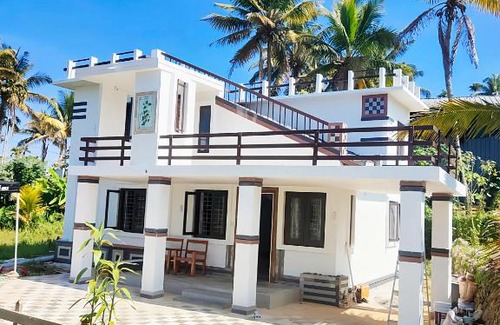 Sulthan Bathery House | Johns villa