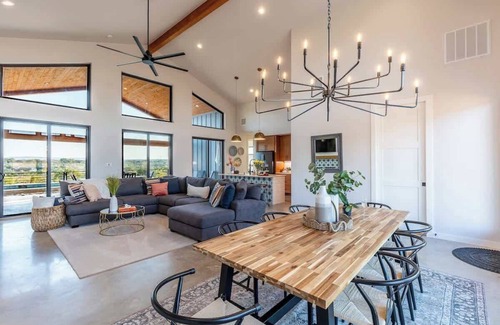 Johnson City House | Johnson City Limits Home