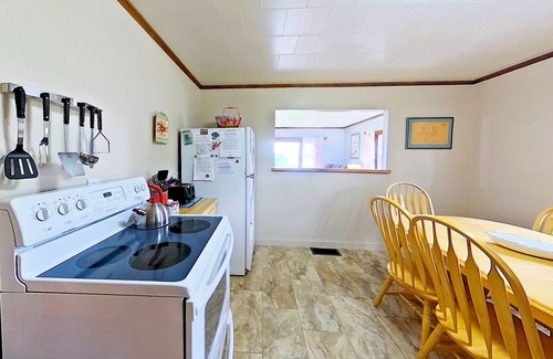 Bailey Island House | Johnson Homestead. One level living, ocean view with semi-private beach access.