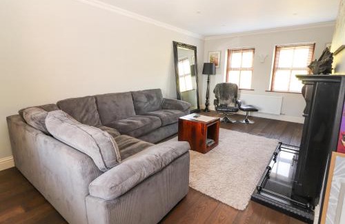 Brandon House | Johnson's Cottage