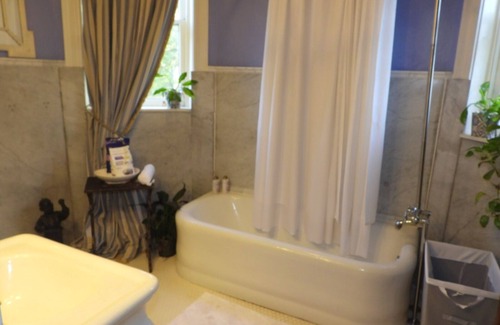 Keokuk Bed & Breakfast | Johnstone Mansion
