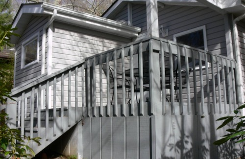 Newland Cottage | JOIN US FOR OCTOBER LEAF CHANGING AND FESTIVALS. BOOK NOW FOR THANKSGIVING.