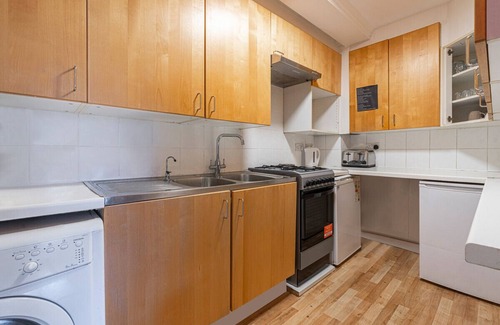 Kilburn Apartment | JOIVY Bright apt in West Hampstead