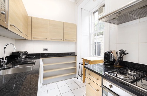 Stockbridge Apartment | JOIVY Chic Flat Near Stockbridge Market W/Patio