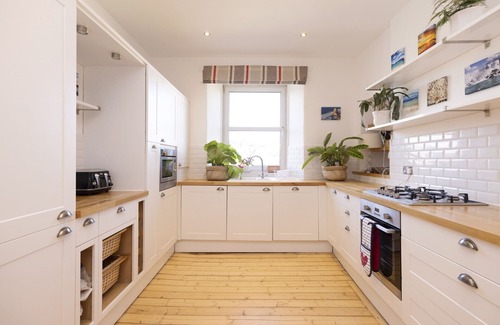 Morningside Apartment | JOIVY Gorgeous 1-bed flat with a shared garden