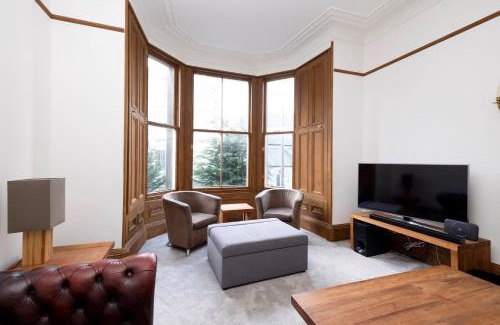Newington Apartment | JOIVY Spacious Home near The Meadows