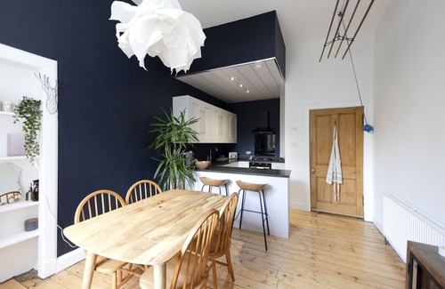 Merchiston Apartment | JOIVY Striking 1-bed apt near Fountain Park