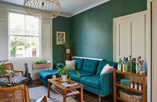 Homerton Apartment | JOIVY Stylish 2-bed house with private garden in Hackney