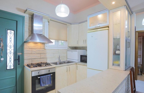 Roda House | Jokos in Roda: Cozy 2-Storey Home Near Agnos Beach