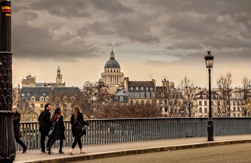 Quartier Sainte-Avoye Apartment | Joli Appartement au Coeur du Marais Historique Avec Terrasse