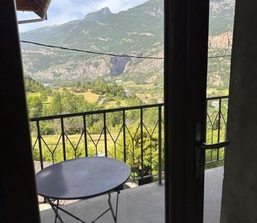 La Roche-de-Rame Apartment | Joli appartement Flocons