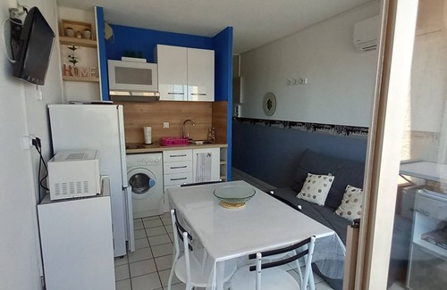 Le Barcares Apartment | Joli Petit Appartement à 150 m de la Plage et 100 m du Port