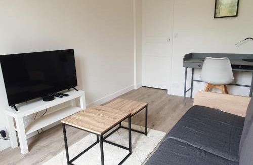 Velizy-Villacoublay Apartment | Joli studio en centre-ville à 20 min de Paris