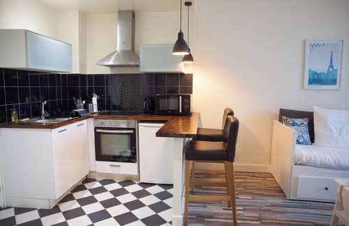 Centre-Ville Apartment | Joli Studio Place Notre Dame