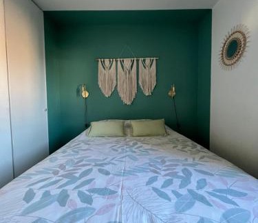 Croix-d'Argent Apartment | Joli T2/Tram/Clim/Parking/Wifi/Piscine