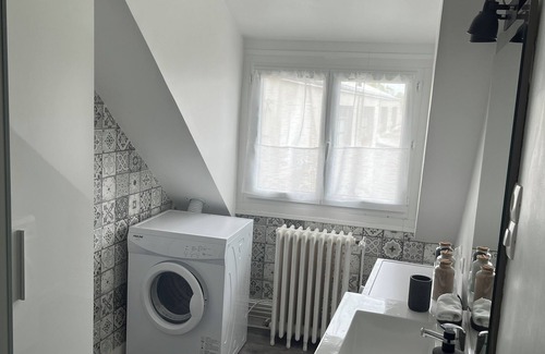 Vierzon House | Jolie Maison Avec Petit Jardin à Louer Proche de la Gare de Vierzon
