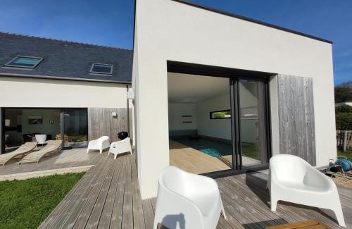 Landunvez Villa | Jolie Maison avec piscine intérieure à 5 minutes des plages