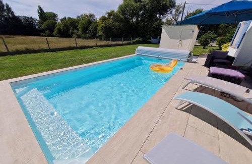 Le Perrier House | JOLIE MAISON AVEC PISCINE CHAUFFEE EN CAMPAGNE