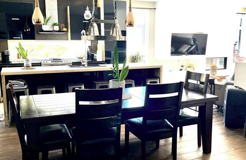 Blainville House | Jolie Maison Dans Quartier Familial. Animaux Acceptés