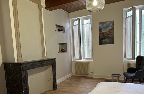 Valence House | Jolie Maison de Ville à Valence d Agen , 3 Grandes Chambres, Tout Équipée, Wifi
