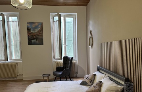 Valence House | Jolie Maison de Ville à Valence d Agen , 3 Grandes Chambres, Tout Équipée, Wifi