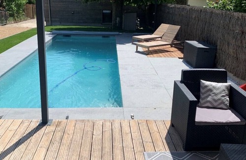 Fondettes House | Jolie Maison Proche de Tours Avec Piscine Chauffée et Terrasse Privée