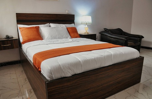Oshodi-Isolo Bed & Breakfast | Jolie Suites