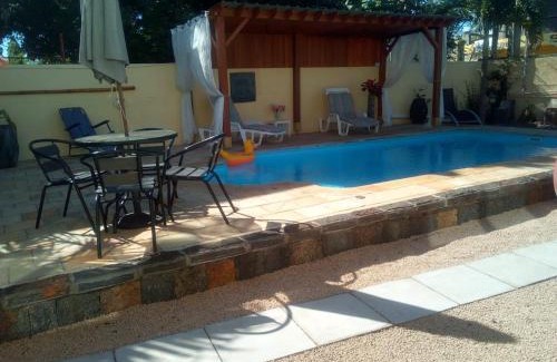 Pointe Aux Piments Villa | Jolie Villa Santa avec piscine