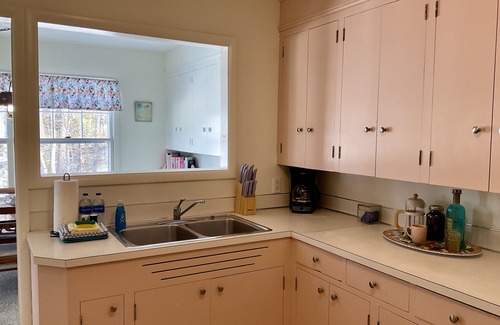 Lake Leelanau Condo | JOLLI-LODGE~Beach Resort in Leland