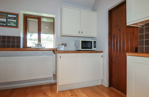 Fivelanes Cottage | JOLLS GROUND BARN, pet friendly, with open fire in Five Lanes