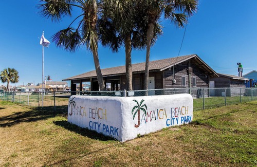 Jamaica Beach House | Jolly Roger