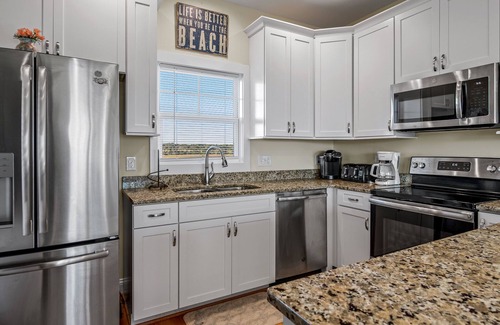 Holden Beach House | "Jolly Roger VI" - 2nd Row Home, 2 Bedrooms/2.5 Bathrooms