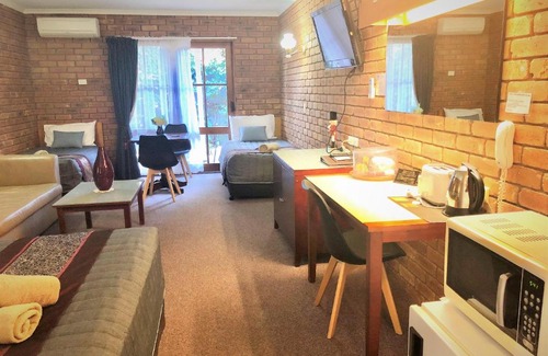 Euroa Hotel | Jolly Swagman Motor Inn Euroa
