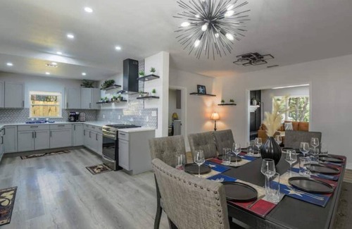 Fort Worth House | Jonair's Stockyard House ,Walk to Stockyards!