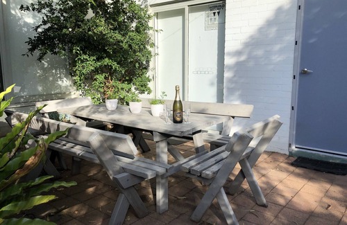 Kiama Downs Apartment | Jones Beach Haven Studio Escape - Winter Getaway Specials - Pay 2 stay 3 nights