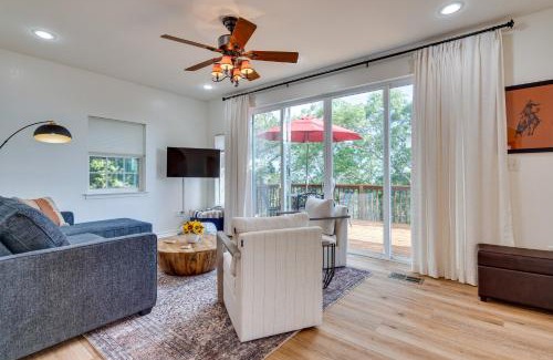 Leander House | Jonestown Retreat with Deck 6 Mi to Lake Travis!
