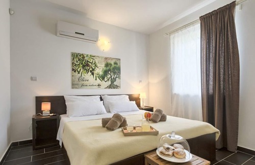 Muzini Villa | Jonquil Villa - Five Bedroom Villa, Sleeps 12