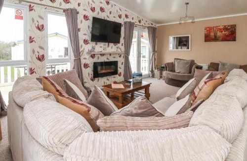 Cayton Bay House | Jonstone Pines