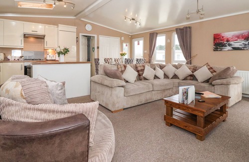 Cayton Bay Cottage | Jonstone Pines