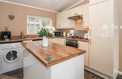 Cayton Bay Cottage | Jonstone Pines