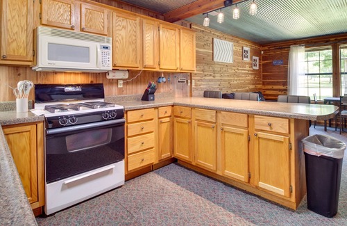 Calico Rock Cabin | Jordan Cabin w/ Deck + Outdoor Dining!